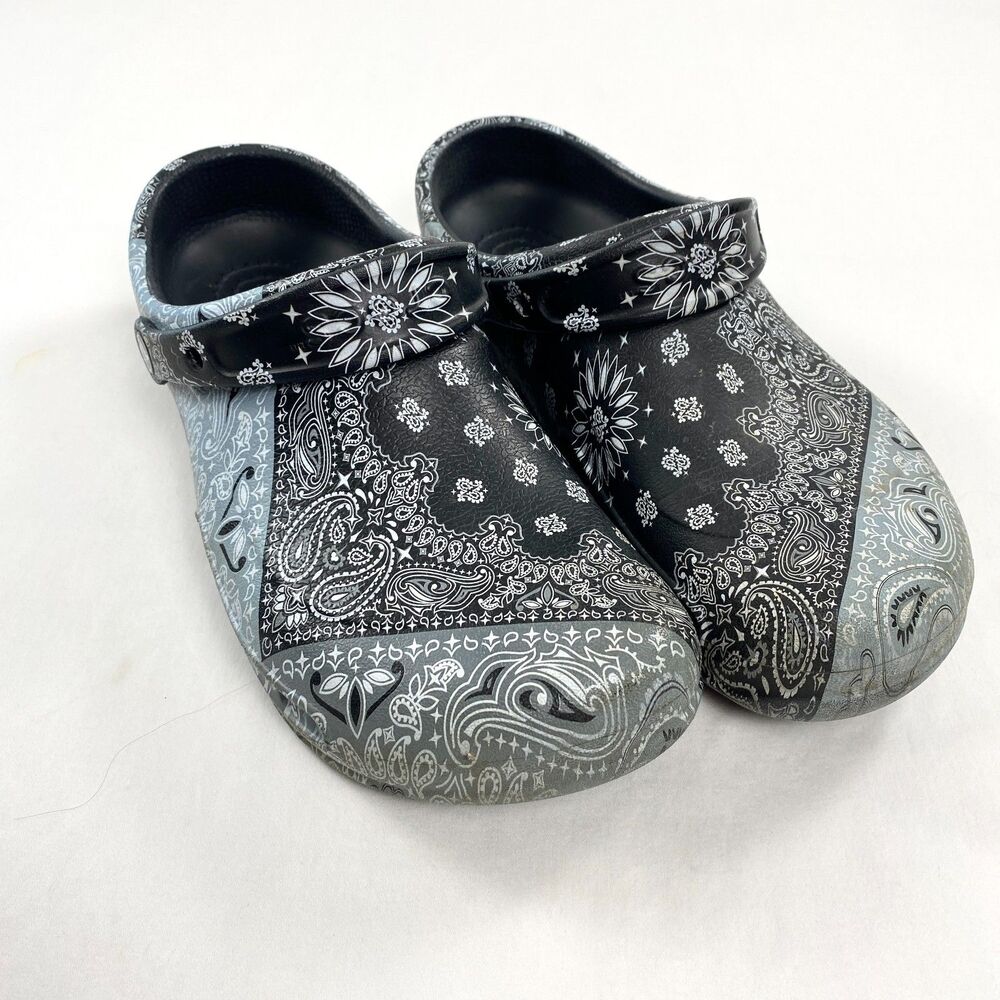 CROCS Bistro Clog Bandana Paisley Comfort Non Slip Mens 11 Womens 13 Work Chef